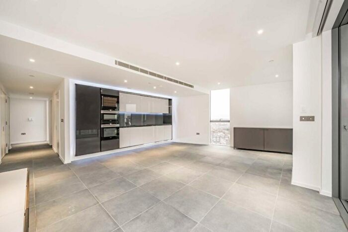 3 Bedroom Flat To Rent In Dollar Bay Place, Canary Wharf, E14