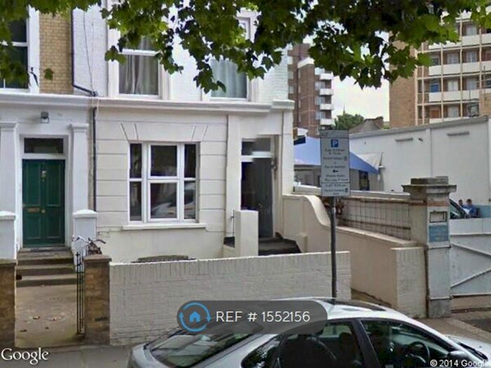 2 Bedroom Flat To Rent In Bamborough Gardens, London, W12