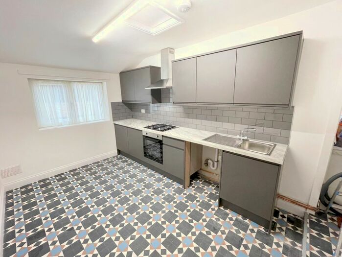 1 Bedroom Flat To Rent In Chatsworth Road, London, E5