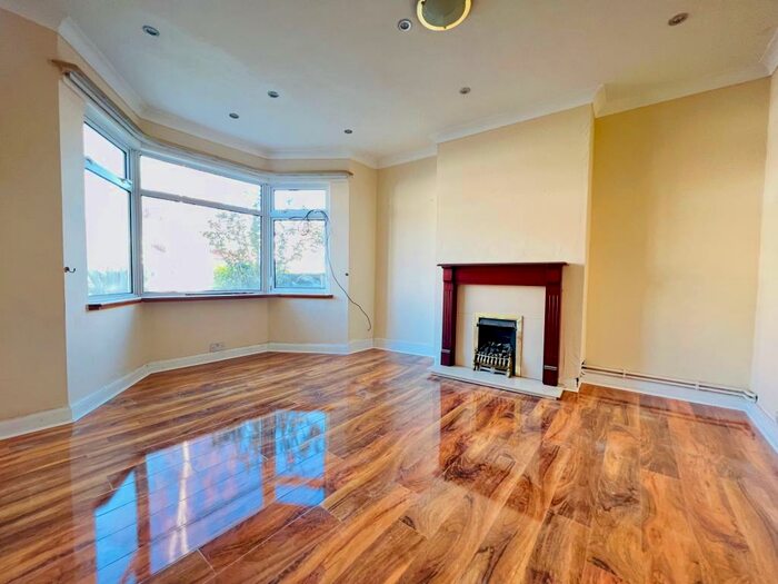 3 Bedroom End Of Terrace House To Rent In Northway Road, CR0