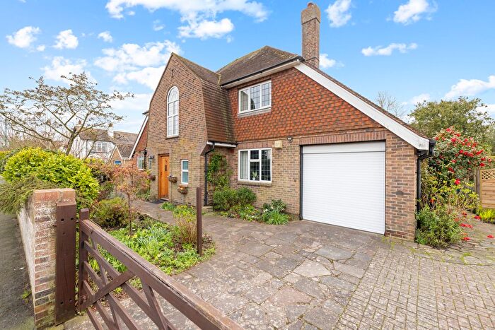 4 Bedroom Detached House For Sale In Linden Road, Bognor Regis, West Sussex, PO21