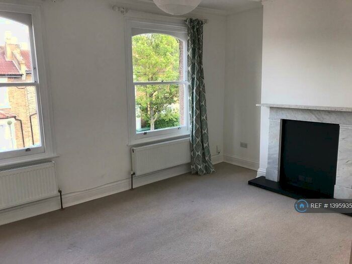 1 Bedroom Flat To Rent In Hollydale Road, London, SE15