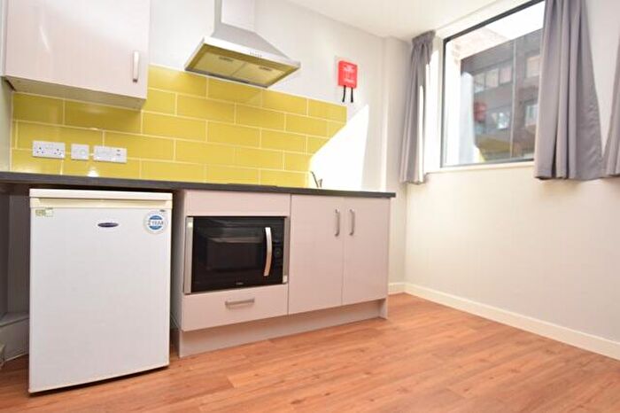 Apartment To Rent In Sovereign House, Queen St, S1