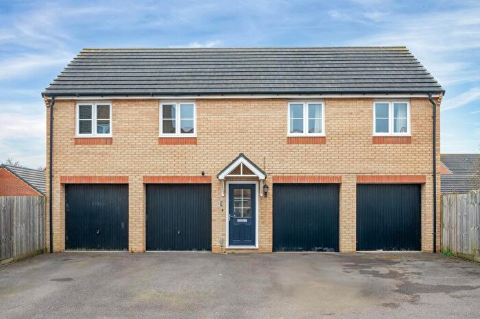 2 Bedroom Coach House To Rent In Holbrook Way, Barleythorpe, LE15