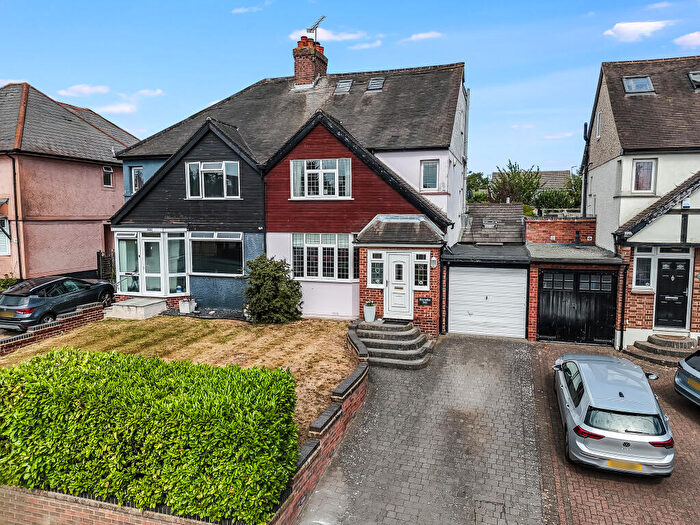 4 Bedroom Semi-Detached House For Sale In Galleywood Road, Chelmsford, CM2