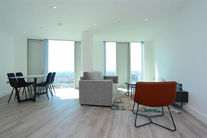 3 Bedroom Flat To Rent In Silvercroft Street, Manchester, M15