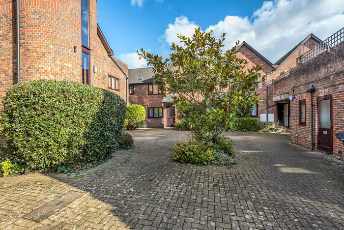 2 Bedroom Apartment To Rent In Staple Gardens, Winchester, SO23