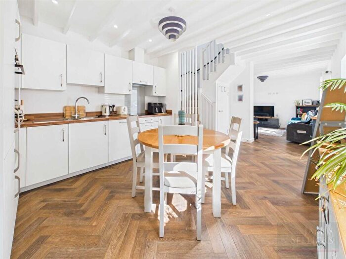 2 Bedroom Barn Conversion For Sale In Rose Yard, Kibworth Harcourt, Leicestershire, LE8
