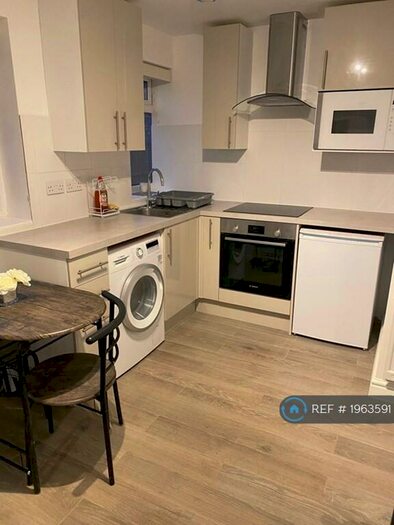 Studio To Rent In Barley Lane, Ilford, IG3