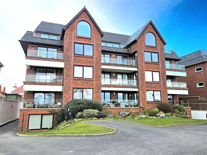 2 Bedroom Apartment For Sale In Grannys Bay, Inner Promenade, Fairhaven, Lytham St Annes, FY8