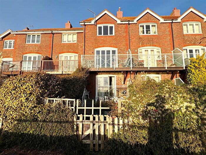 3 Bedroom Town House To Rent In Mariners Quay, Littlehampton Riverside, BN17