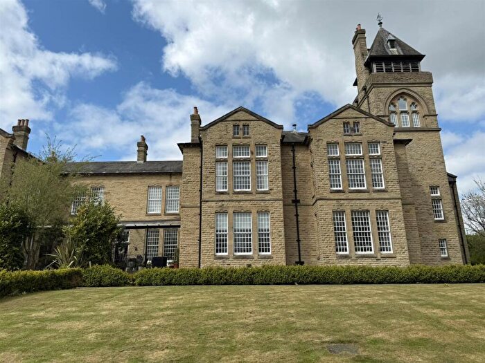 3 Bedroom Apartment To Rent In Aysgarth Court, Clifford Drive, Menston, LS29