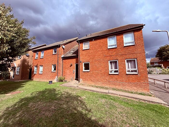 Studio To Rent In Brompton Close, Billericay, CM12