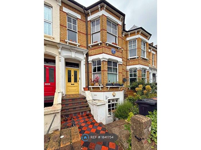 1 Bedroom Flat To Rent In Lower Ground Floor, London, E5