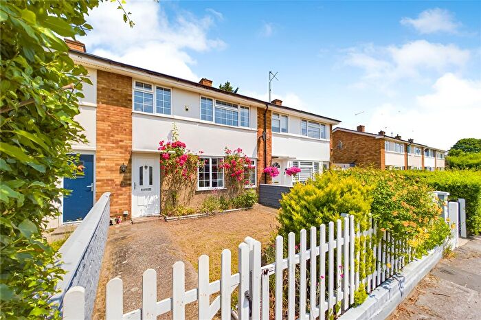 3 Bedroom Terraced House For Sale In Dwyer Road, Reading, RG30