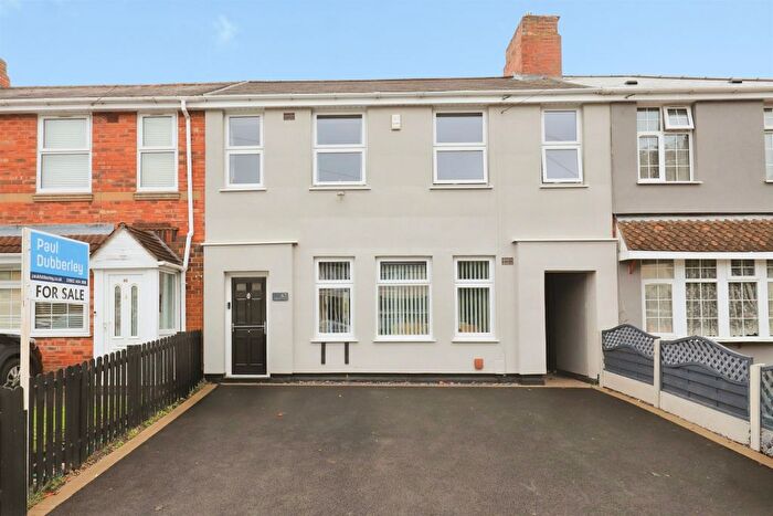 4 Bedroom Terraced House For Sale In Castlecroft Road, Bilston, WV14