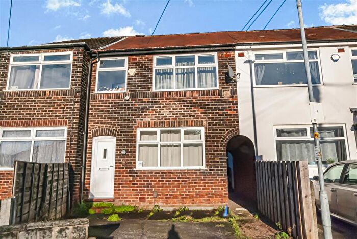 2 Bedroom House To Rent In Briarwood Avenue, Droylsden, Manchester, M43