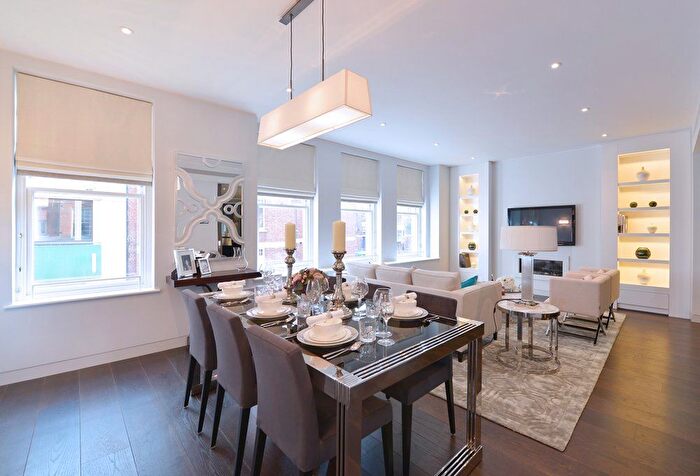 2 Bedroom Flat To Rent In Duke Street, London, W1K