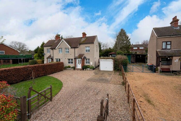 2 Bedroom Semi-Detached House For Sale In Castle Hill Road, Totternhoe, LU6