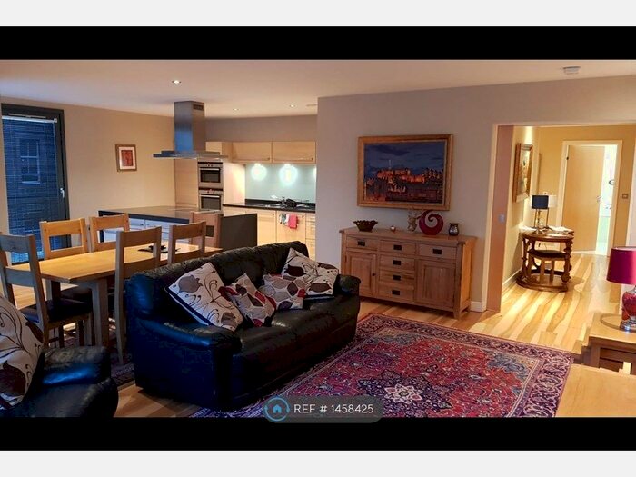 3 Bedroom Flat To Rent In Eyre Place, Edinburgh, EH3