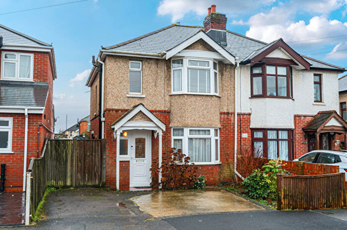 3 Bedroom Semi-Detached House For Sale In Stanton Road, Regents Park, Southampton, Hampshire, SO15