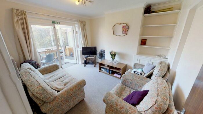 4 Bedroom House To Rent In Ashenden Road, Guildford, GU2