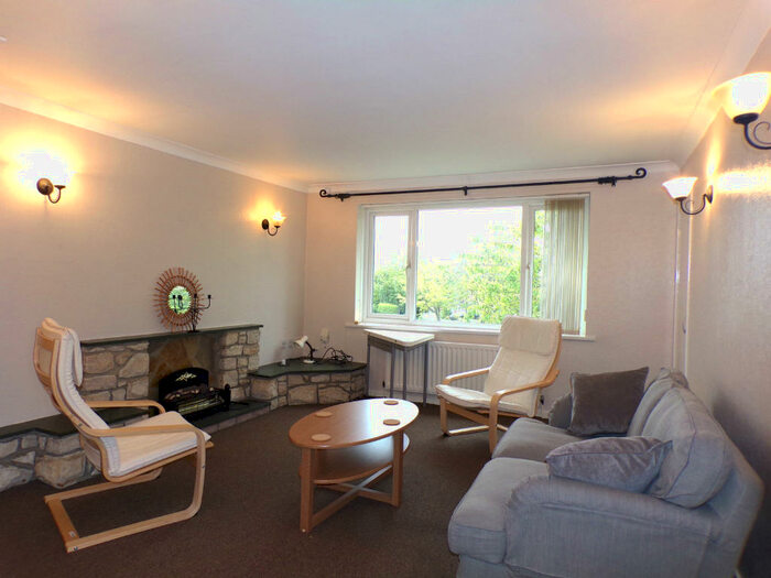 2 Bedroom Flat To Rent In Warbeck Close, Kingston Park, NE3