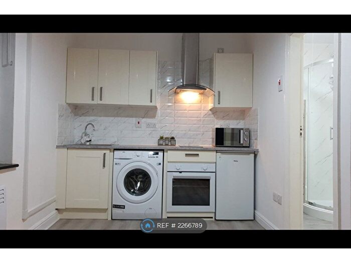 1 Bedroom Flat To Rent In Persehouse Street, Walsall, WS1