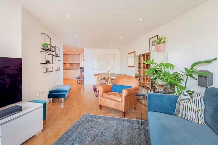 2 Bedroom Flat To Rent In Naoroji Street, London, WC1X
