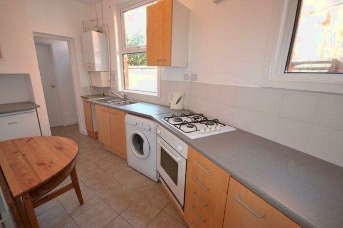 4 Bedroom Property To Rent In Queens Road, Leicester, LE2