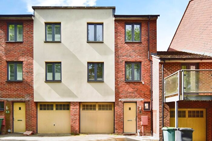 4 Bedroom Semi Detached House For Sale In Ruskin Grove, Maidstone, Kent, ME15