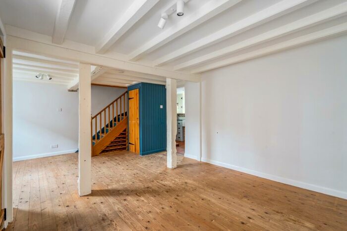 2 Bedroom Cottage To Rent In Swan Street Kingsclere, RG20