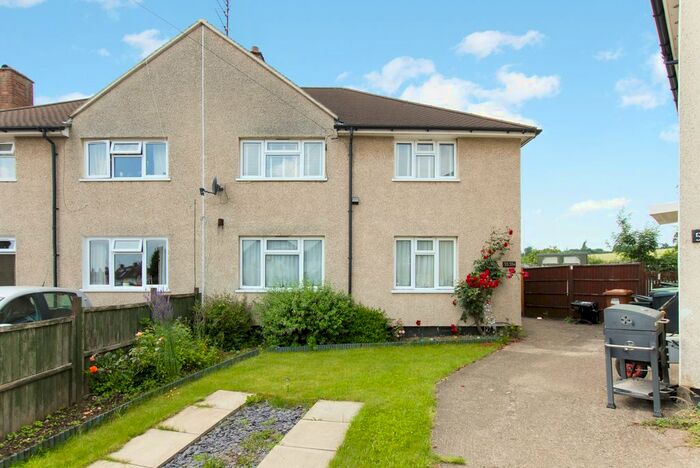 2 Bedroom Maisonette For Sale In Home Way, Rickmansworth, WD3