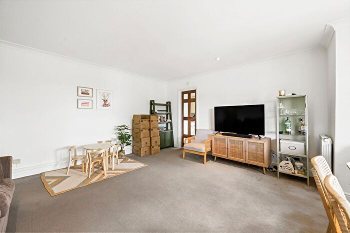 2 Bedroom Flat To Rent In Prince Arthur Road, London, NW3