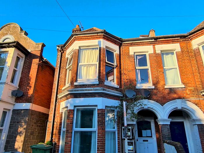 1 Bedroom Flat To Rent In Wilton Avenue, Southampton, SO15