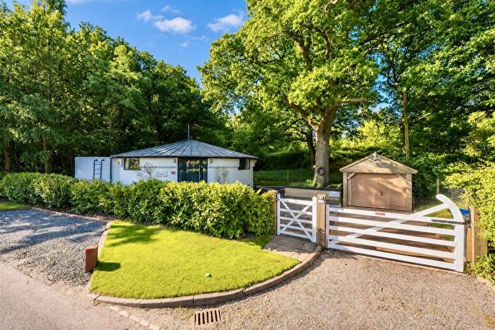 3 Bedroom Detached House For Sale In Ullenhall Lane, Ullenhall, Nr. Henley-In-Arden, B95