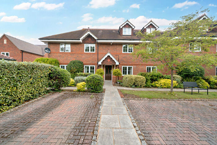 2 Bedroom Apartment For Sale In Ruscombe Lane, Ruscombe, Reading, Berkshire, RG10