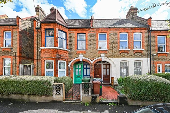 2 Bedroom Flat For Sale In Harris Street, Walthamstow, London, E17
