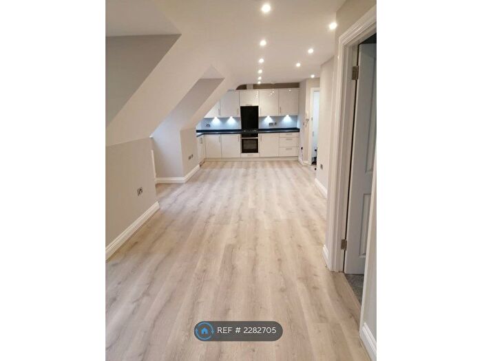 1 Bedroom Flat To Rent In Graham Road, London, SW19