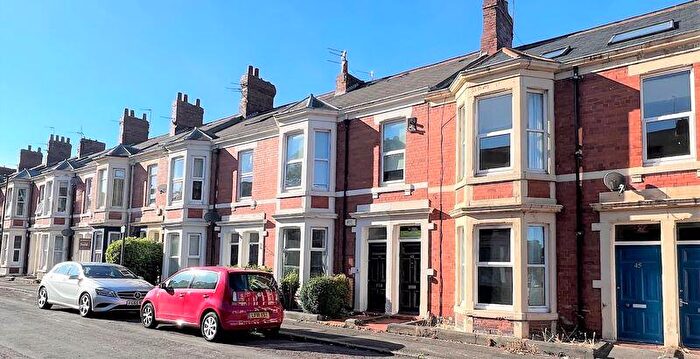 3 Bedroom Flat For Sale In Fairfield Road, West Jesmond, Newcastle Upon Tyne, NE2