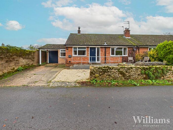 3 Bedroom Semi-Detached Bungalow For Sale In Hawleys Lane, Whitchurch, Aylesbury, HP22