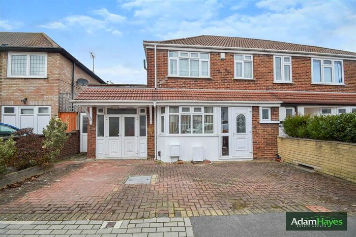 3 Bedroom Semi-Detached House To Rent In Granville Road, North Finchley, N12