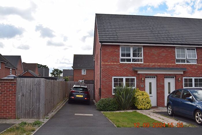 2 Bedroom End Of Terrace House To Rent In Dovecote Drive, Nuneaton, CV10
