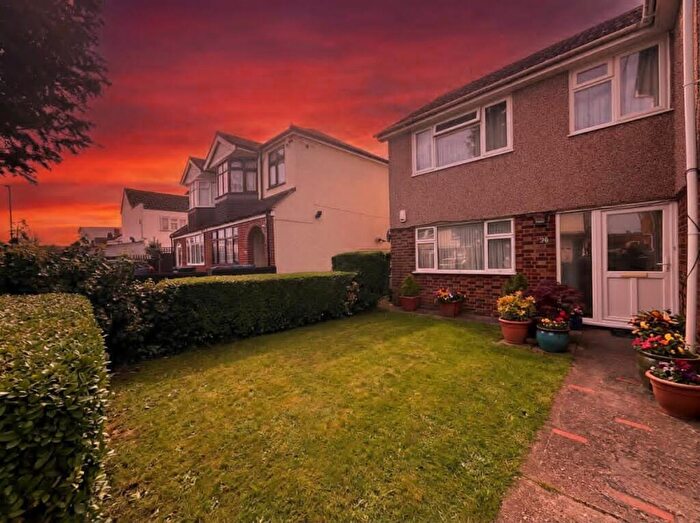 2 Bedroom Maisonette To Rent In Elmore Road, EN3