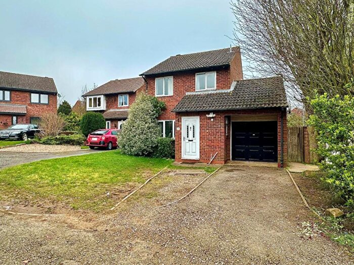 3 Bedroom Detached House For Sale In Avebury Way, East Hunsbury, Northampton, NN4