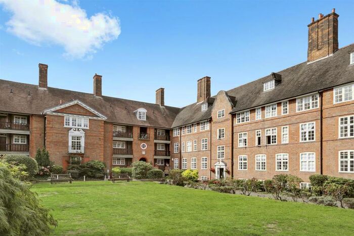 2 Bedroom Flat To Rent In Hampstead Way, Hampstead Garden Suburb, London, NW11