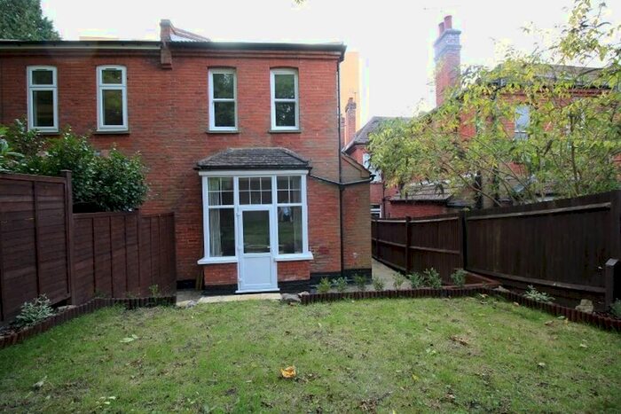 2 Bedroom Flat To Rent In London Road, Sevenoaks, TN13