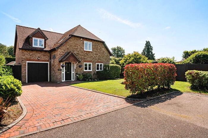 4 Bedroom Detached House For Sale In Sutton Hill, Burpham, GU4