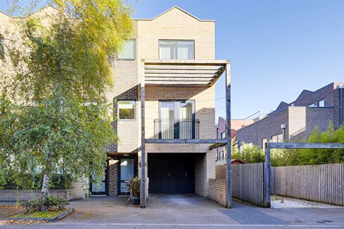 3 Bedroom End Terrace House For Sale In Navigation Street, Nottingham, NG2