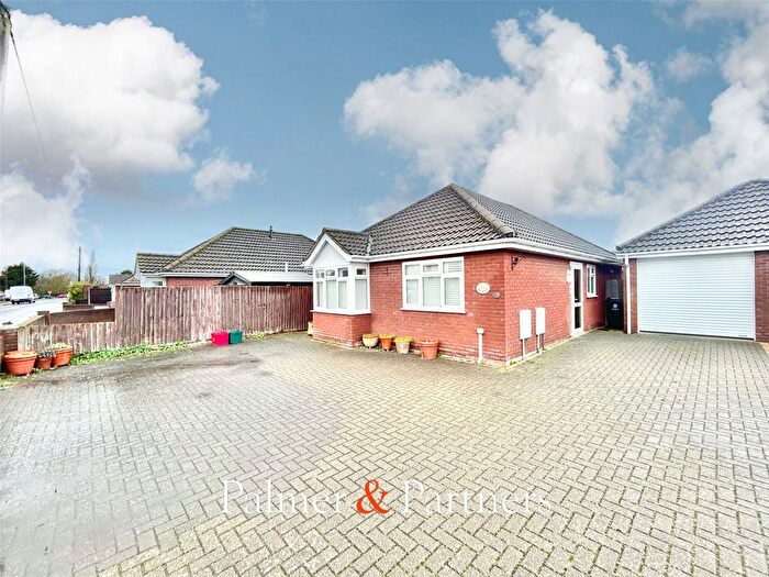 2 Bedroom Bungalow For Sale In Colchester Road, Weeley, Clacton-On-Sea, Essex, CO16